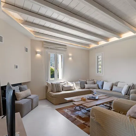 Serene, Oasis Retreat 5 Mins To Port By Explore Andros Koumari